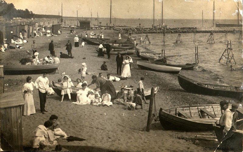В 1915 году многие петербуржцы съежались в Териоки на отдых. Еще тогда Териоки (Зеленогорск) славился своим чистым воздухом и необычно красивой природой